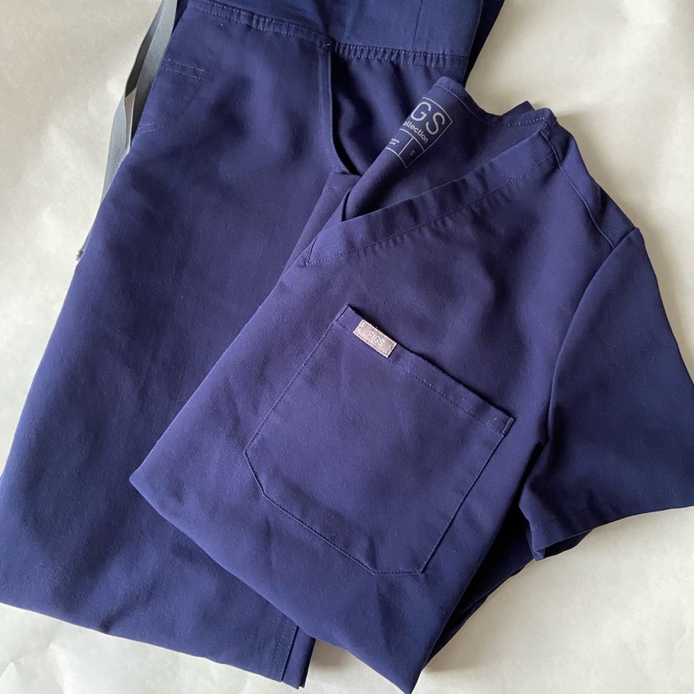 FIGS NAVY SET of scrubs